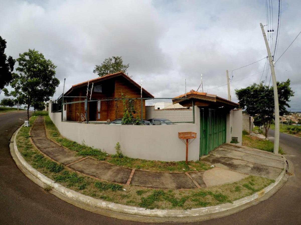 Casa Em Brotas Com Piscina E Churrasqueira エクステリア 写真